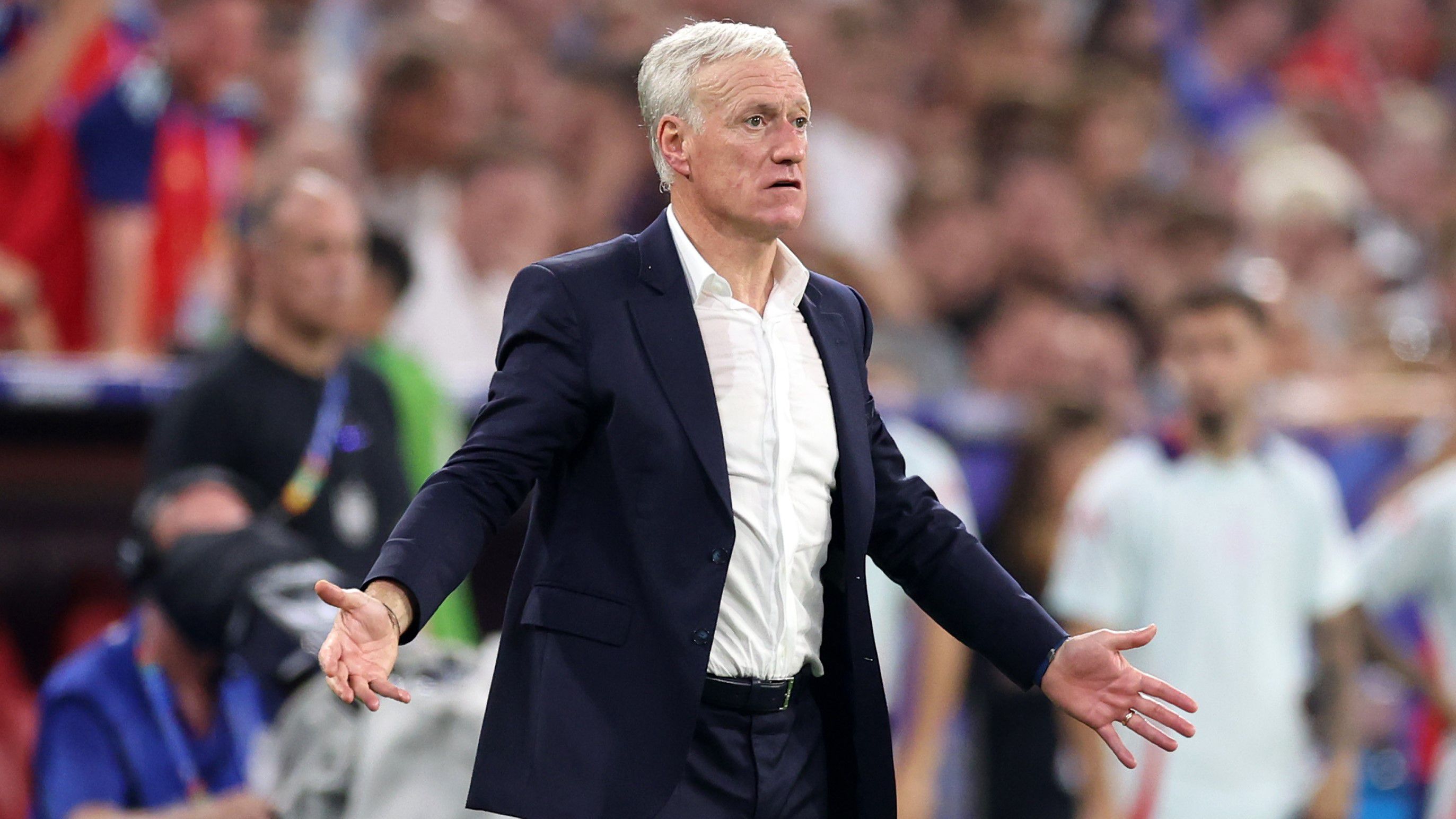 Didier Deschamps folytathatja a munkát a francia válogatott élén