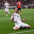 „A fölényben lévő portugálok nem tudták megállítani Vargát" – lapszemle