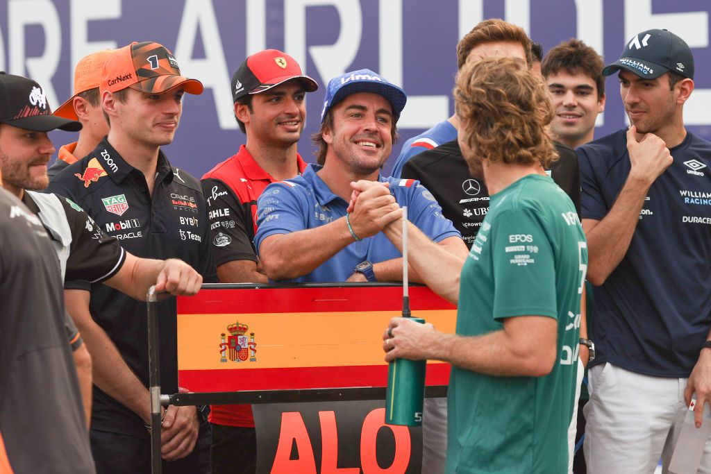 Fernando Alonso már elbúcsúzott egyik legnagyobb riválisától, de ő még továbbra is versenyezni akar.