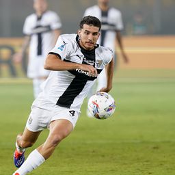 A Leverkusen és egy PL-csapat is ajánlatot tehetett a magyar válogatott védőért