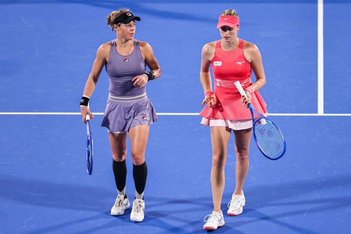 A fináléért a Bianca Andreescu, Jüe Jüan kanadai, kínai vagy az Anna Danyilina, Aleksandra Krunic nyolcadik kiemelt kazah, szerb kettőssel kell majd megmérkőzni