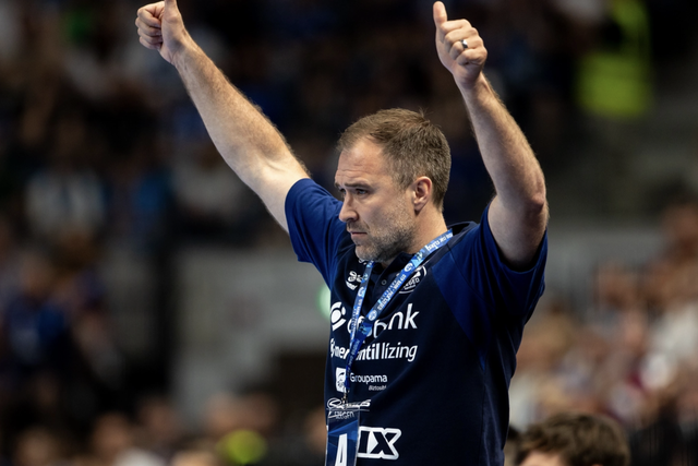 Michael Apelgren a szurkolóknak is köszönetet mondott (Fotó: pickhandball.hu)