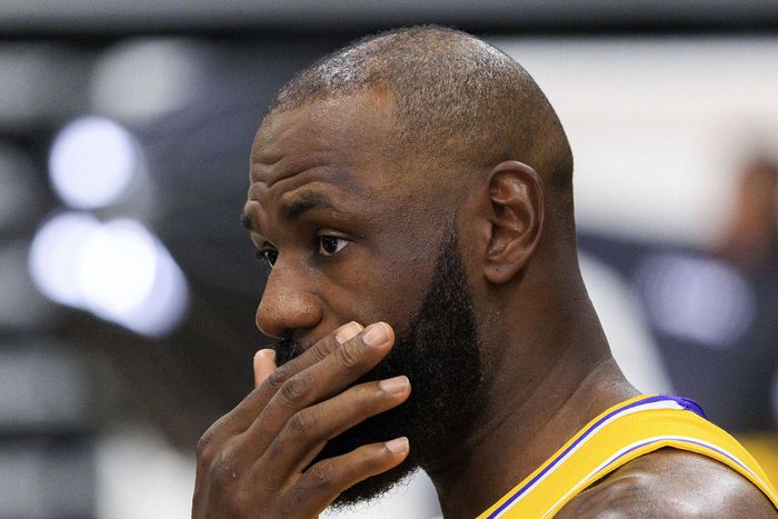 LeBron sérülés miatt kénytelen kihagyni a szezon első mérkőzéseit