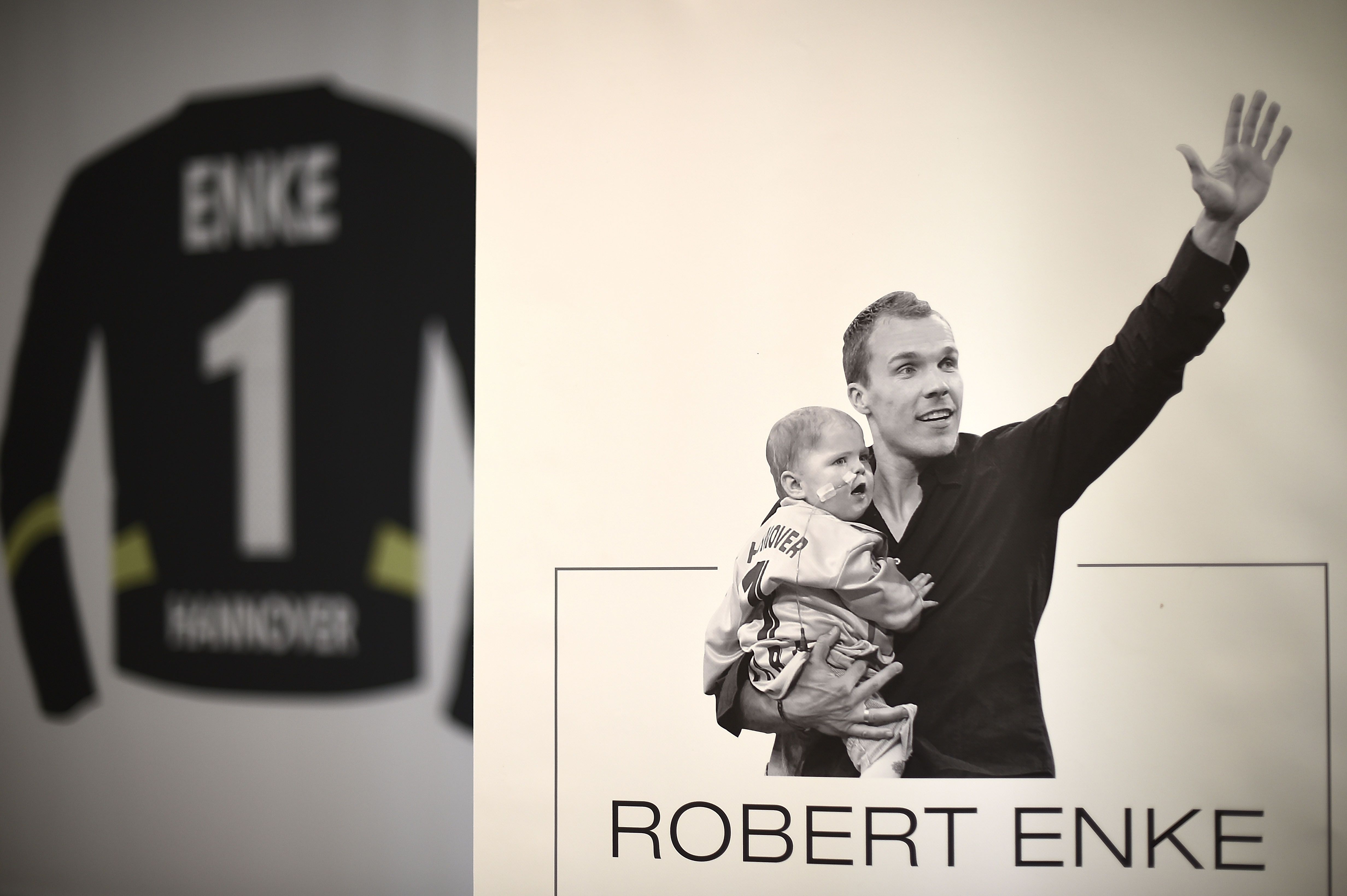 Tizenhárom éve halt meg a tragikus sorsú Robert Enke, a német futballválogatott kapusa