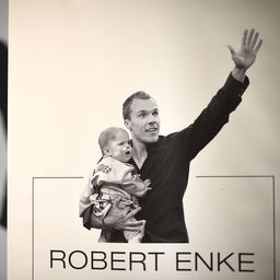 Tizenhárom éve halt meg a tragikus sorsú Robert Enke, a német futballválogatott kapusa