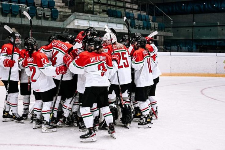 Debütálókkal nyert idegenben a női jégkorong válogatott