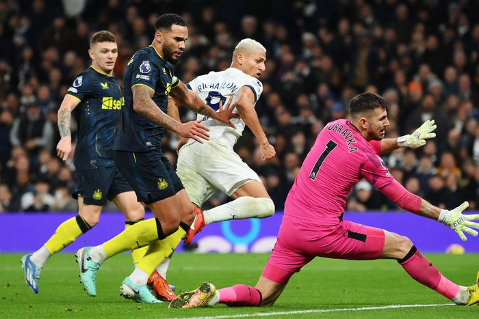 Richarlison második gólja végleg eldöntötte a három pont sorsát