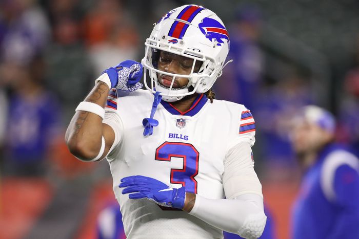 Damar Hamlin a Cincinnati Bengals elleni mérkőzés közben esett össze és kapott szívrohamot