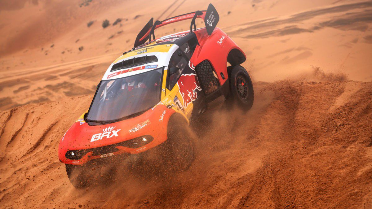 Sorozatban harmadik szakaszgyőzelmét aratta a Dakar-ralin Sebastien Loeb