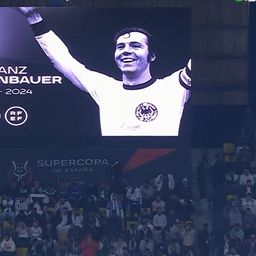 Botrányos: fütyüléssel gyalázták meg Beckenbauer emlékét – videóval
