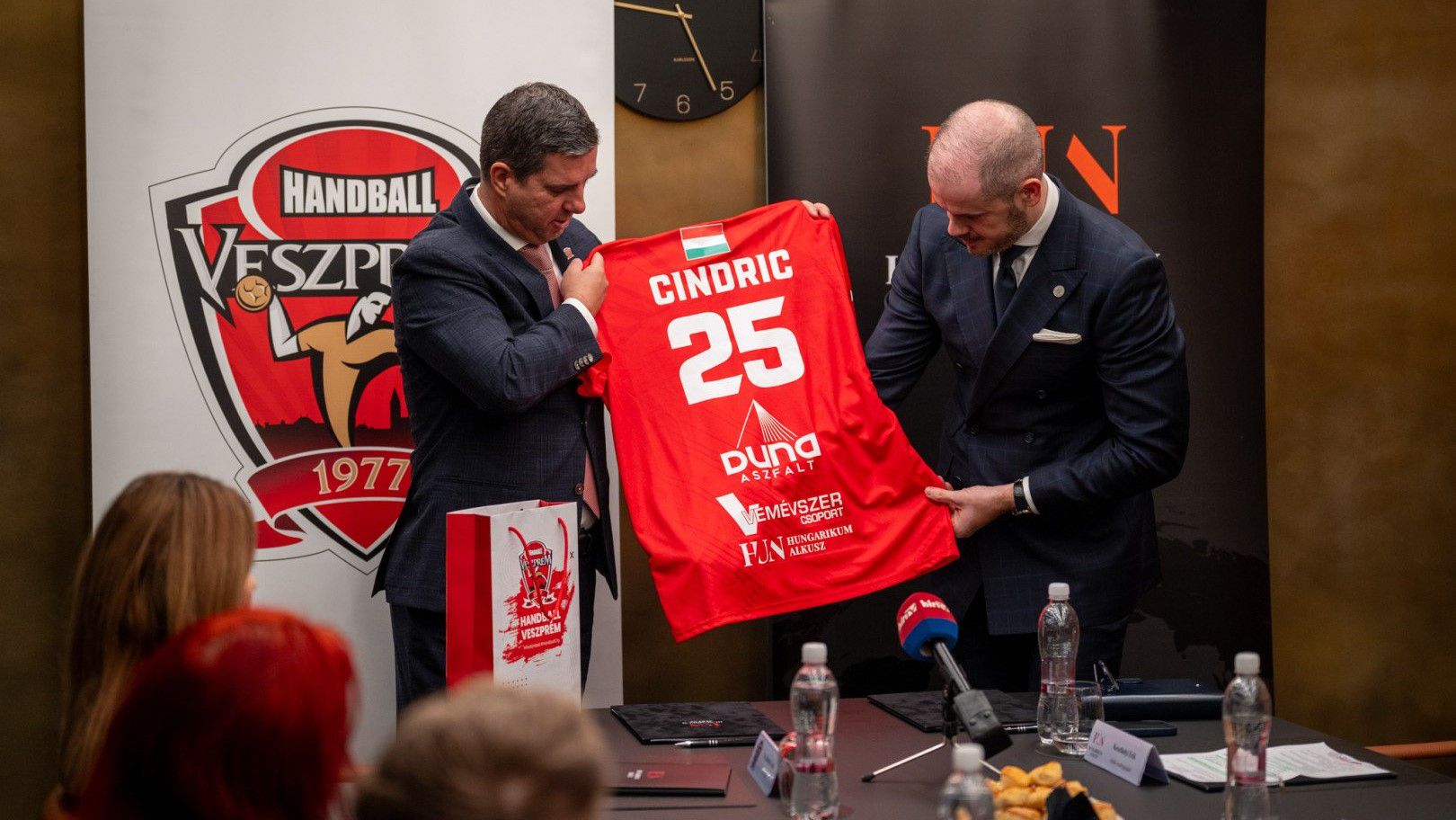 Új mezszponzora van a veszprémi kézilabdaklubnak