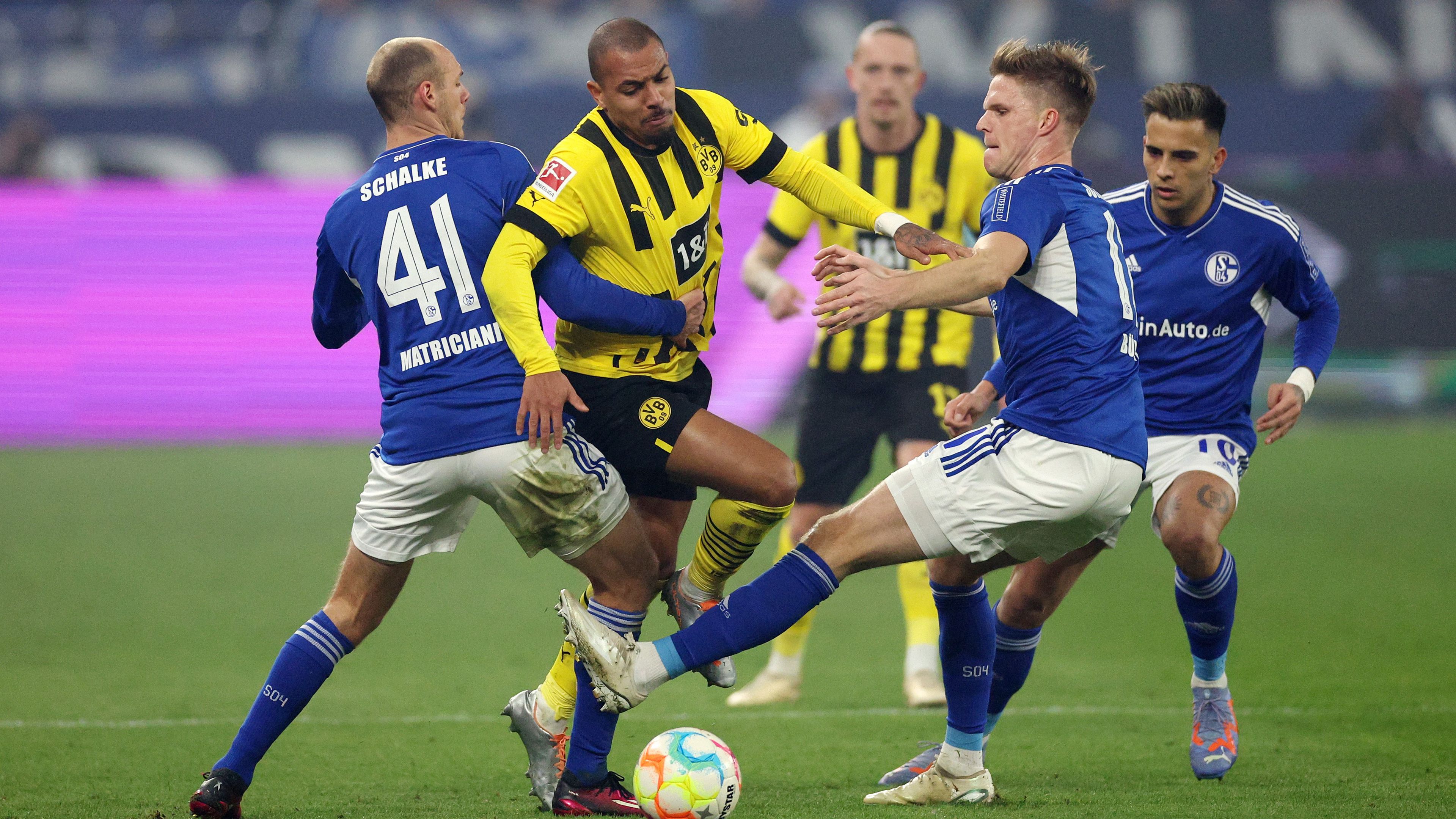 Küzdelemben ezúttal sem volt hiány a Schalke és a Dortmund összecsapásán