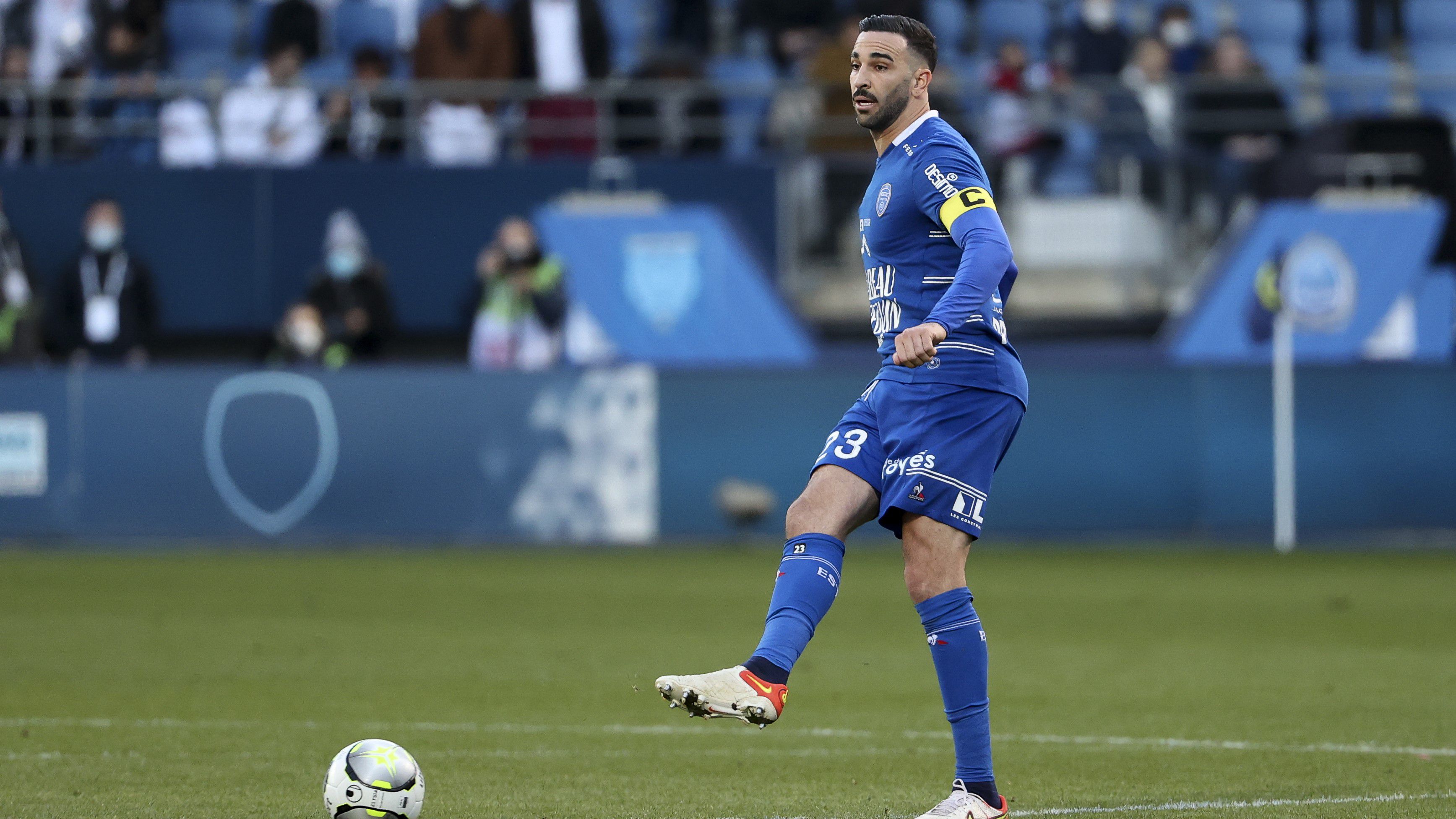 Adil Rami nem lopta be magát a Troyes szurkolói szívébe