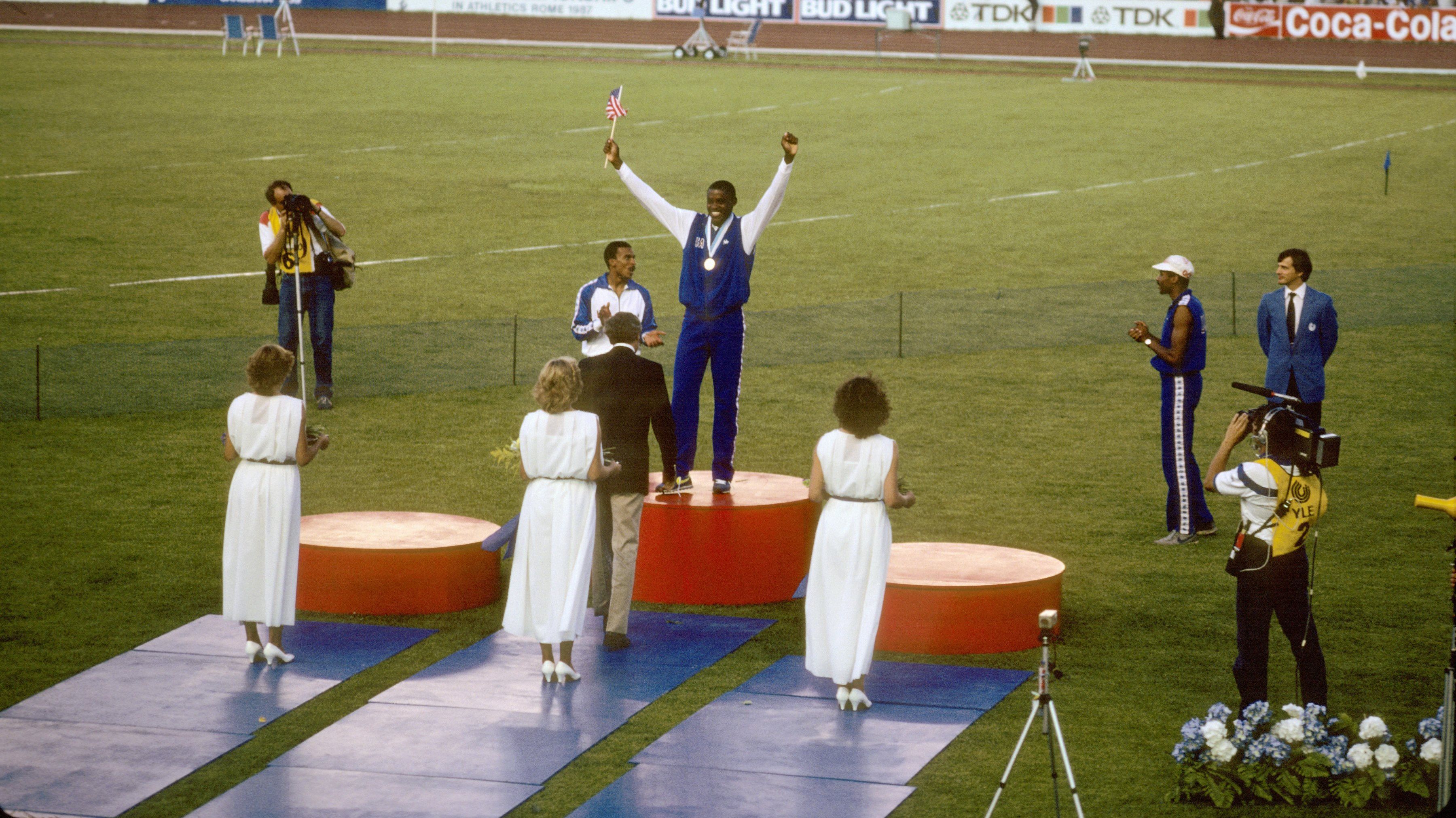 Carl Lewis az 1983-as győzelme után