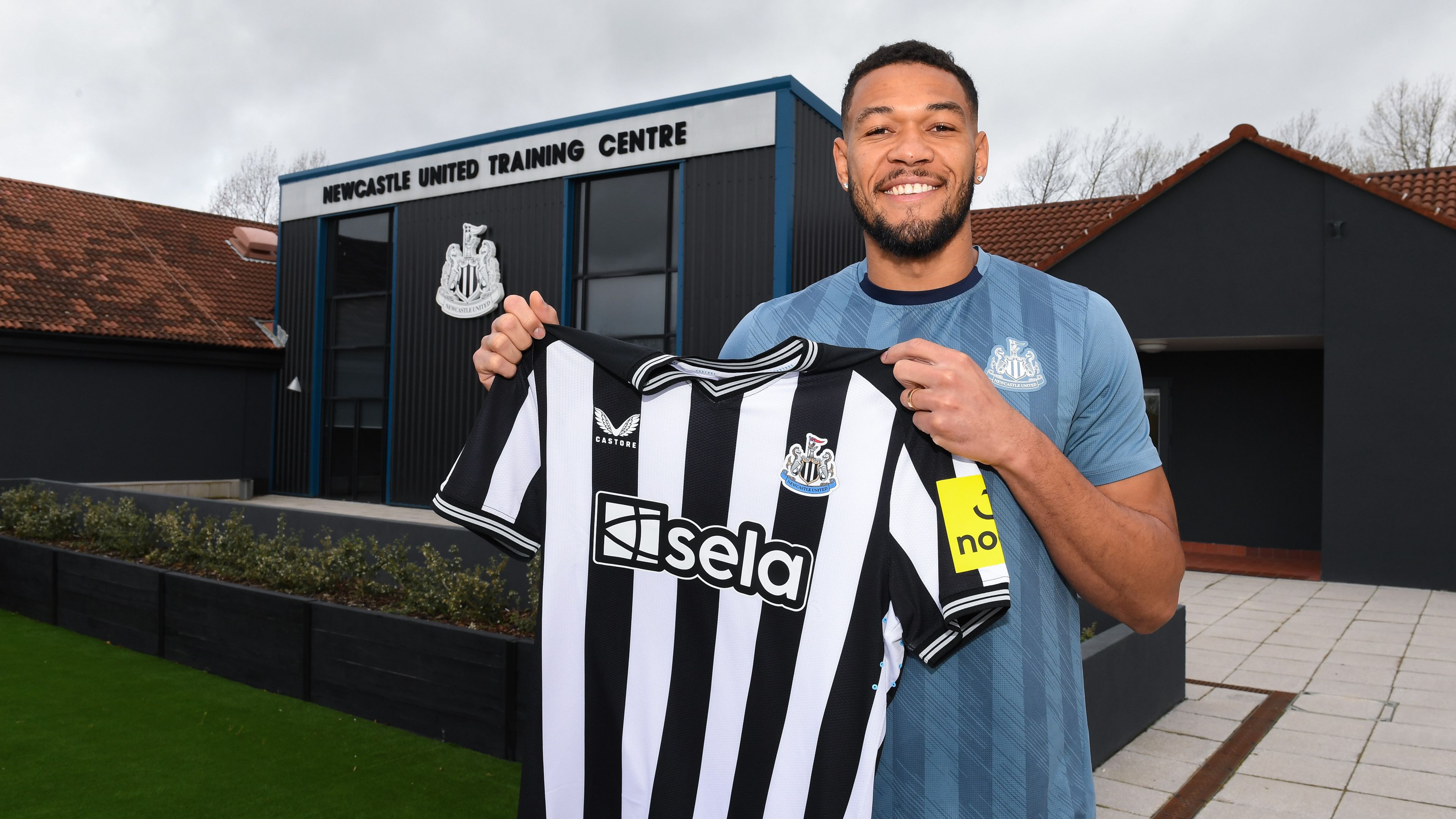 Új szerződést írt alá a Newcastle United kulcsembere – hivatalos