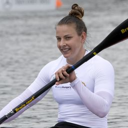 Bakó Olga és az egyik vegyes kajak kettes már döntős a kajak-kenu vk-n