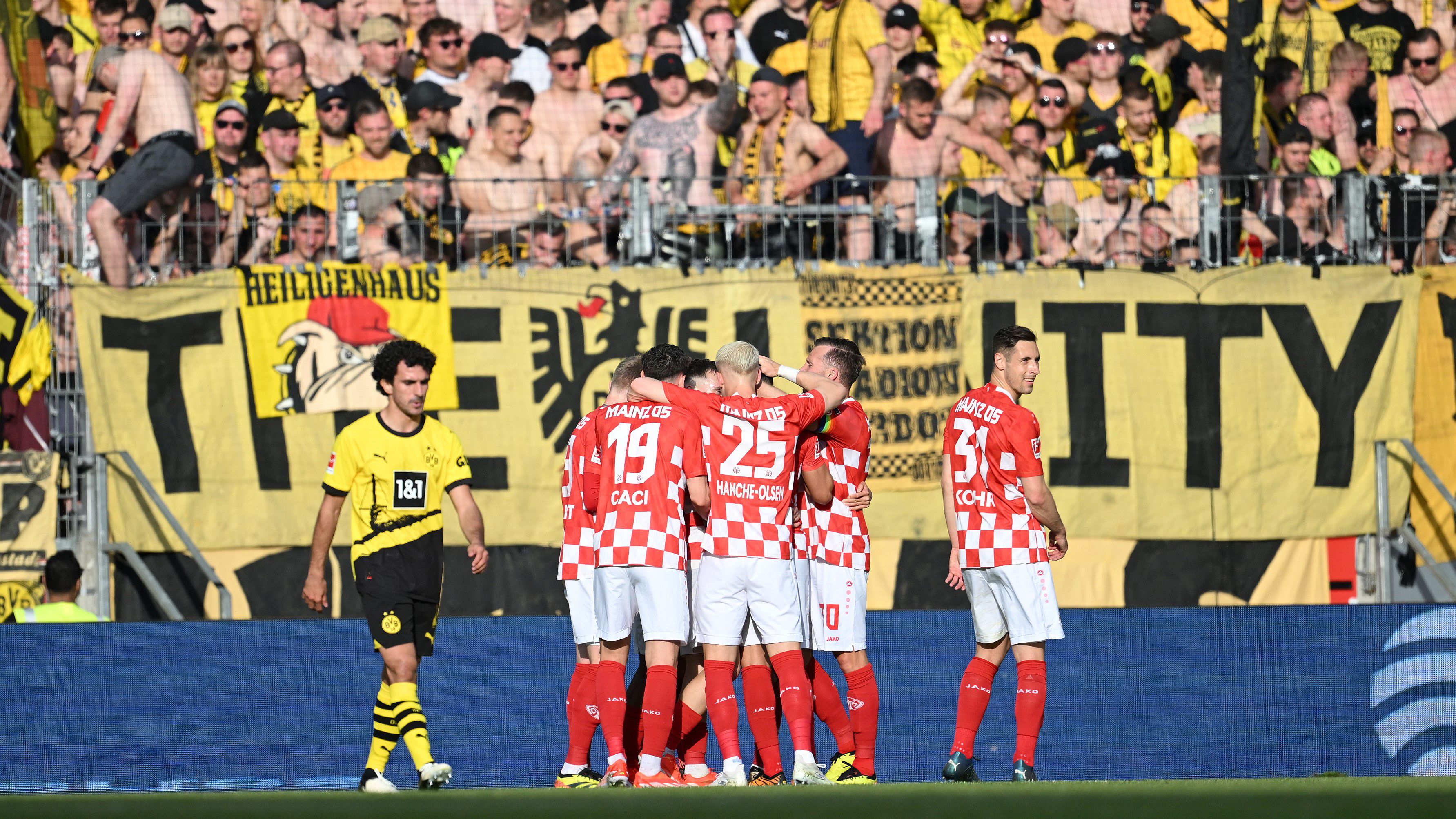 Nagy bajban Schäferék, simán kikapott a Dortmund Mainzban