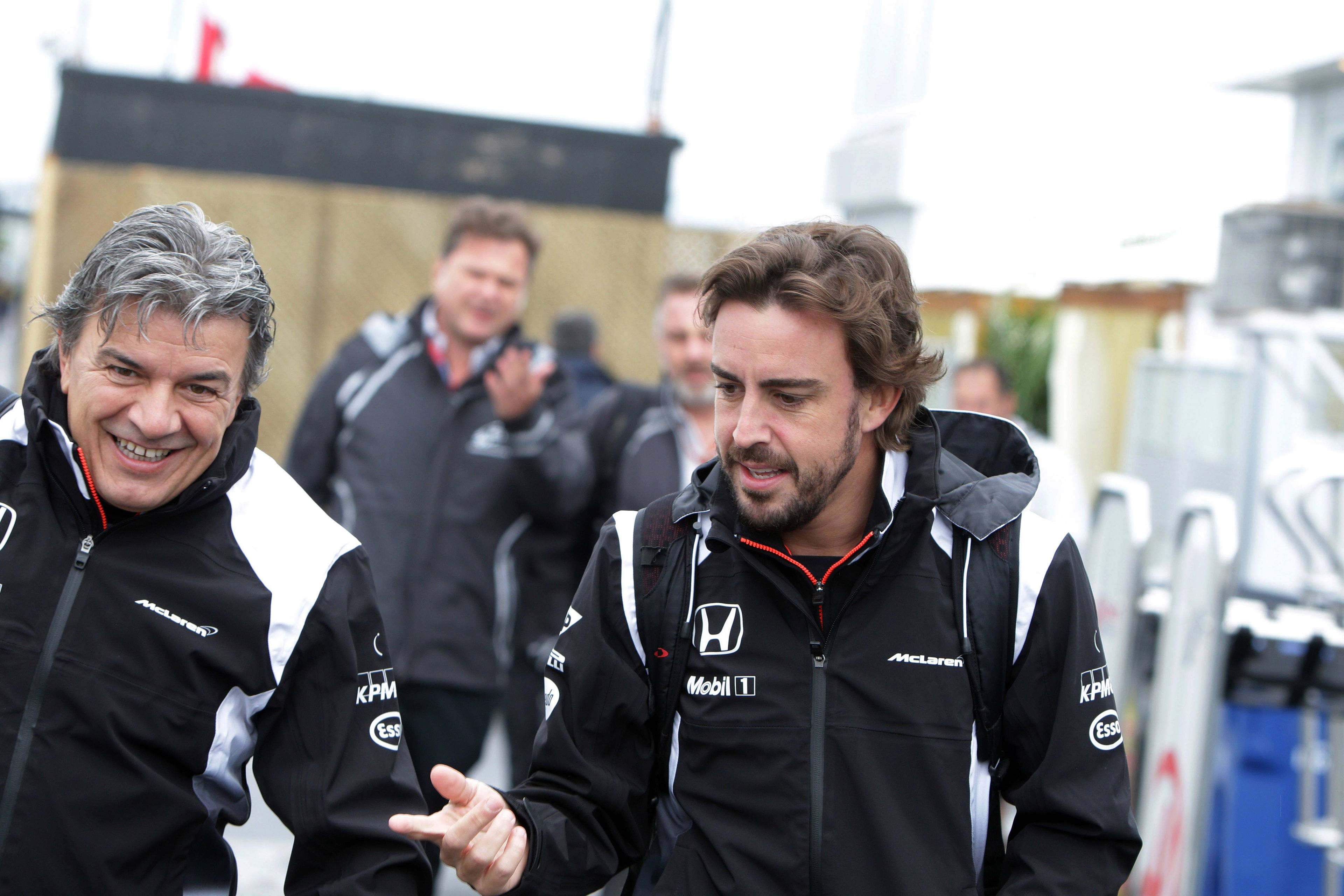 Szomorú hírt jelentett be Fernando Alonso