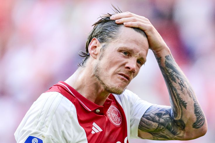 Elmaradt a bajnokavatás Hollandiában, kiütötték az Ajaxot