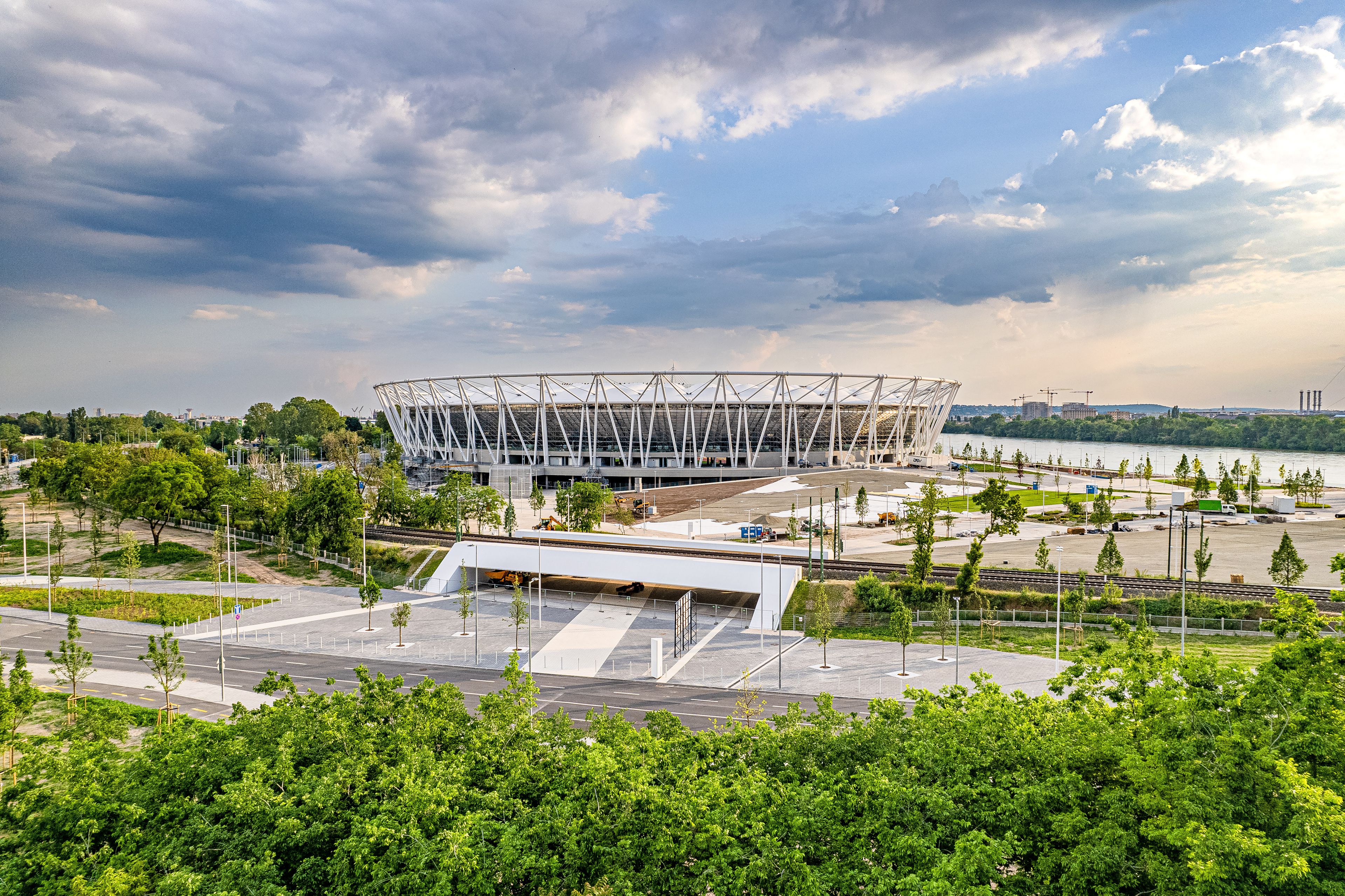 Vajon hány atlétikai stadion van a világon, ami a vízen is megközelíthető?