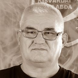 Meghalt Koós István