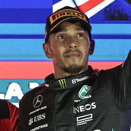 Kiderült, meddig szól Hamilton szerződése a Ferrarinál