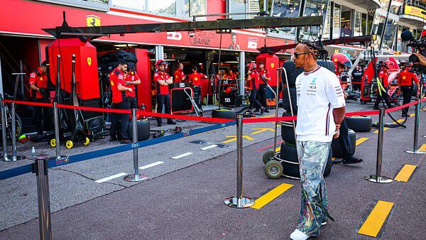 A Ferrari megkereste Hamiltont - sajtóhír
