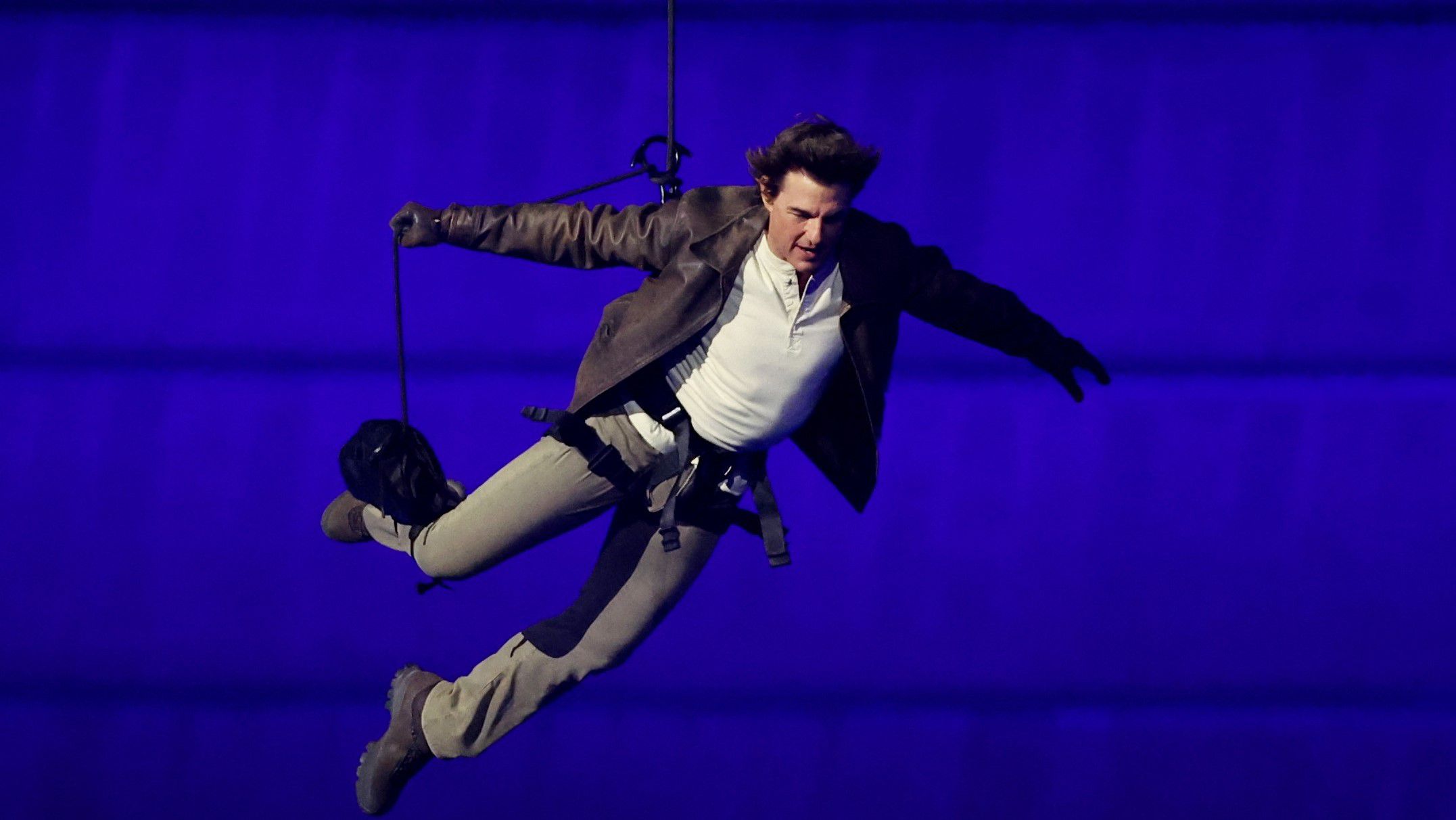 Tom Cruise a Stade de France tetejéről ereszkedett le