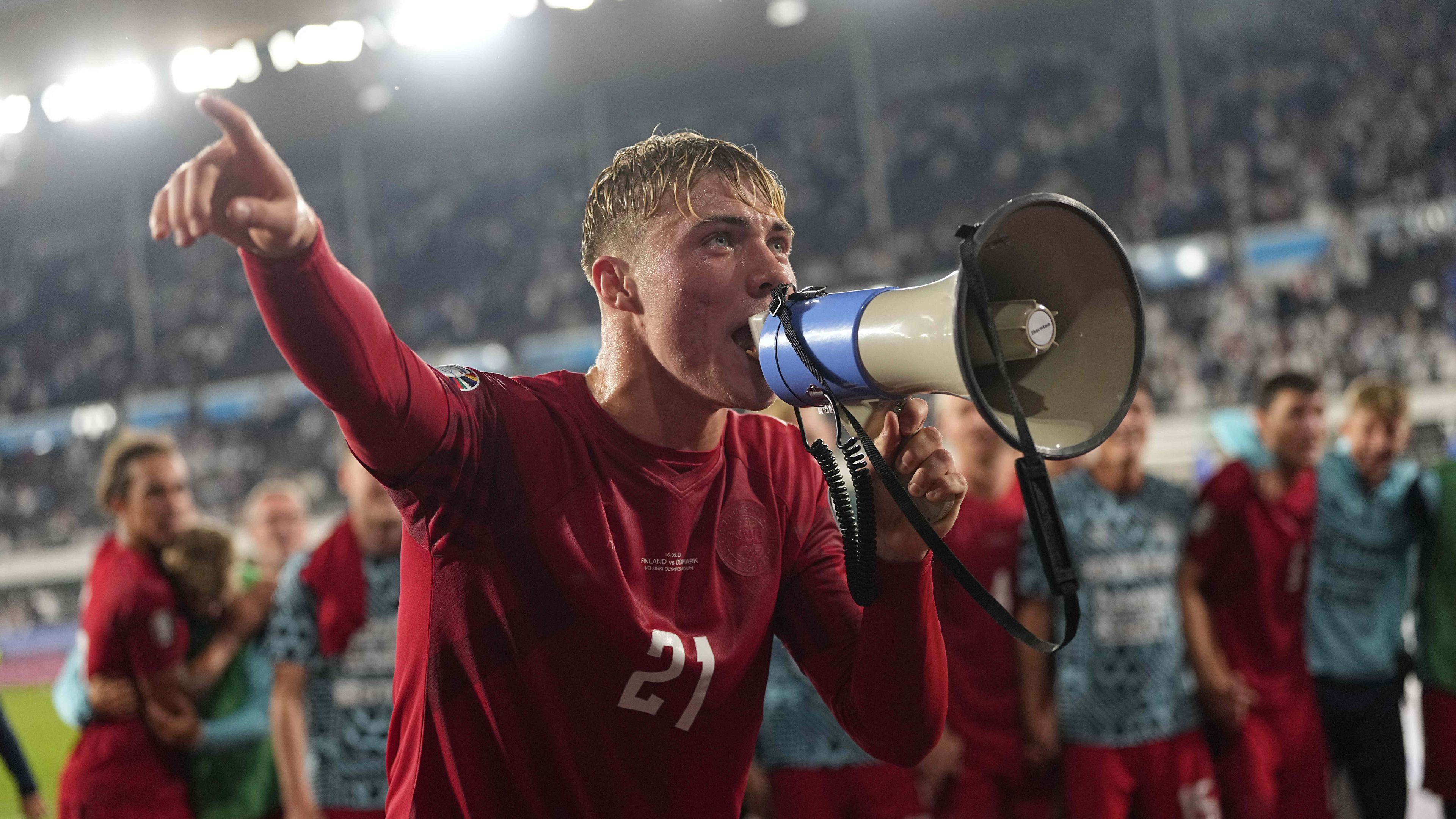 Rasmus Höjlund a dán válogatott győzelme után beszélt a szurkolókhoz