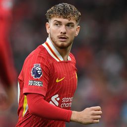 Heteket kell kihagynia, lábfejtörést szenvedett a Liverpool középpályása