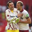 Először nem hosszabbítottak vele, aztán visszahívták. A veterán visszatér a Premier League-be