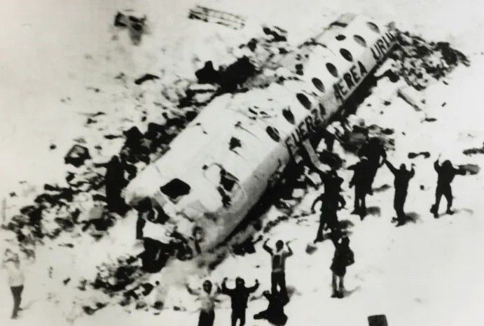 72 nap a fagyos pokolban – ötven éve zuhant le az emberevő rögbicsapat gépe