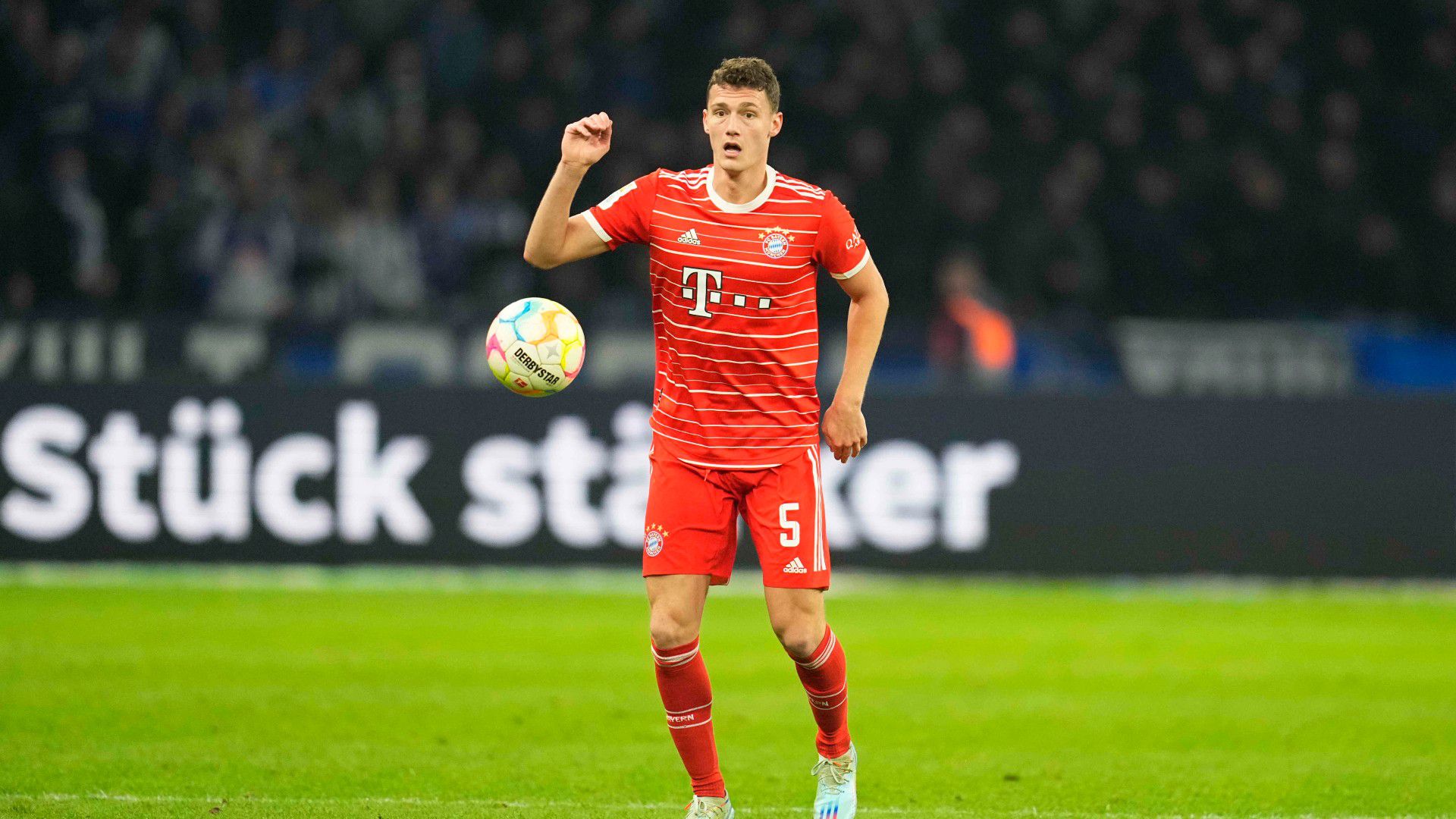 Pavard nem zárja ki, hogy elhagyja a Bayern Münchent