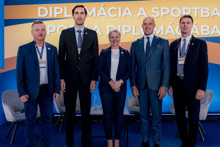 A szerb sportvezetők a Honvédelmi Minisztérium sportdiplomáciai konferenciáján is részt vettek