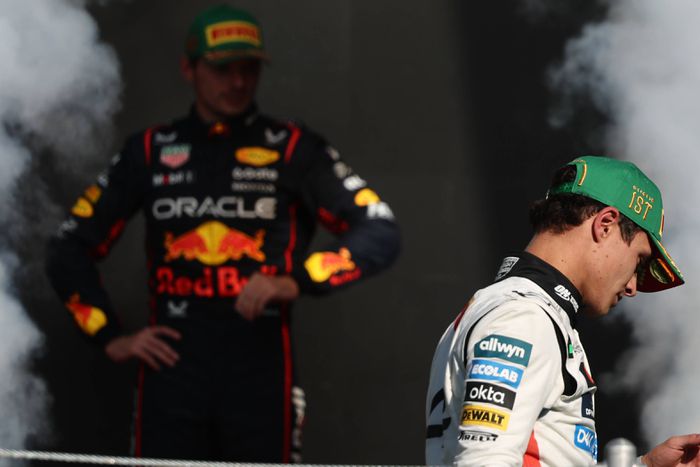 Verstappen 49 pontra van lemaradva Norristól