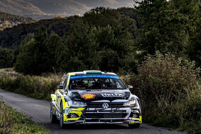 Turán Frigyes a szurkolóinak kedveskedne