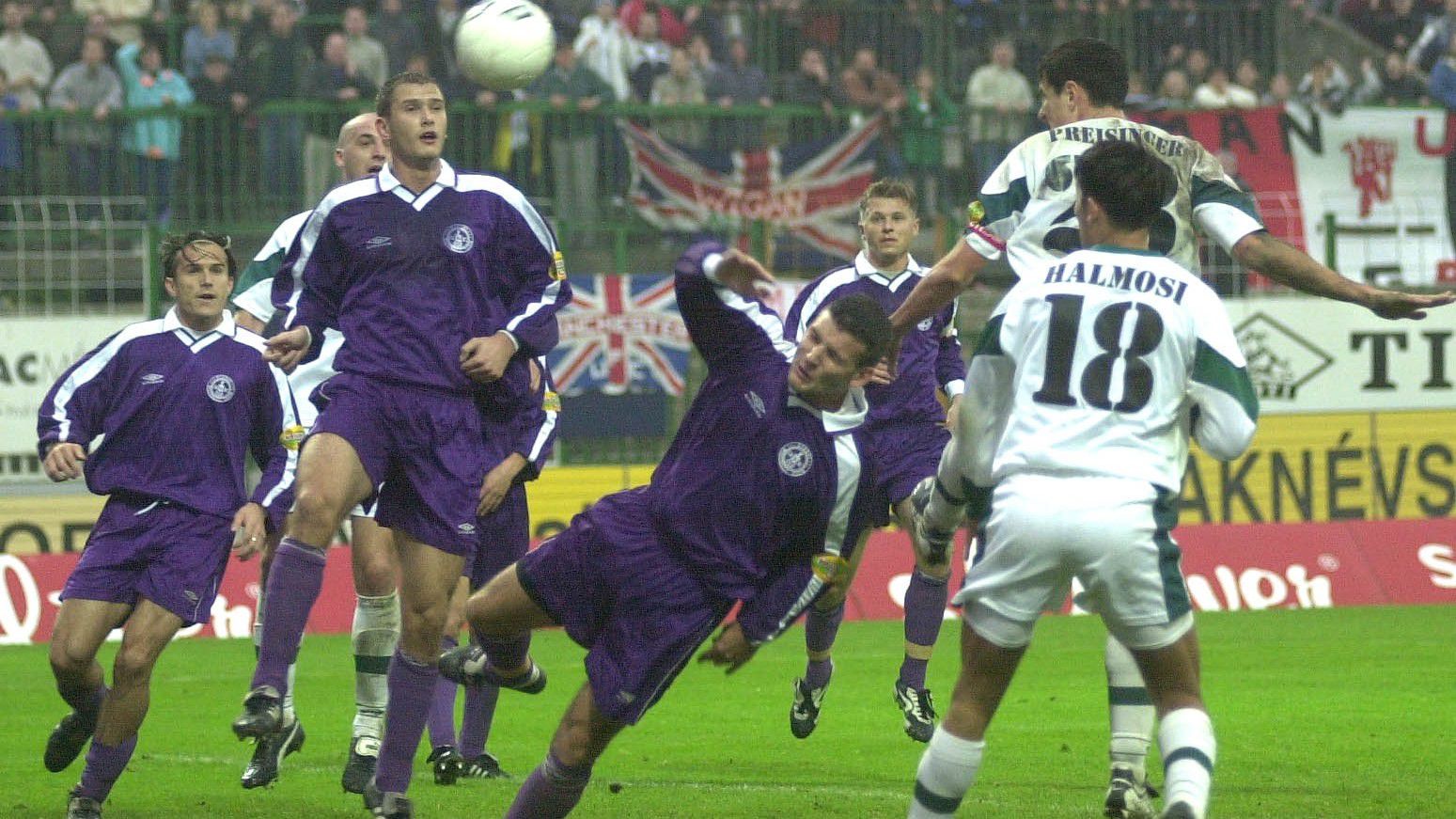 A Haladás játékosaként Preisinger Sándor az Újpest ellen is eredményes volt 2001 októberében, a szombathelyiek 2–2-es döntetlent értek el hazai pályán. (Fotó: Czika László/MTI)