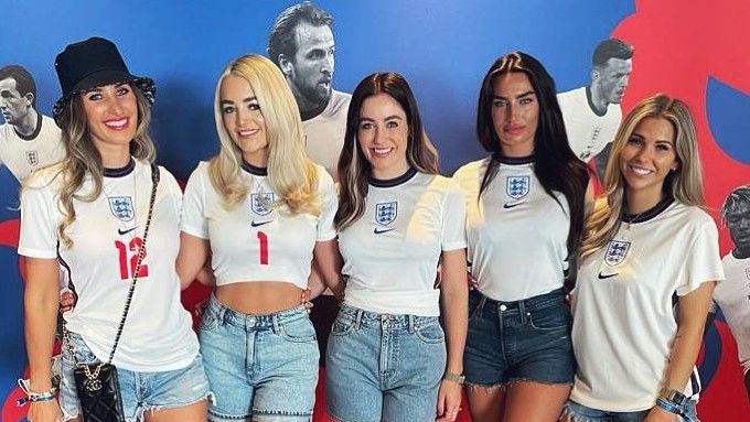 Az angol focisták partnerei szeretik elengedni magukat / Fotó: Instagram