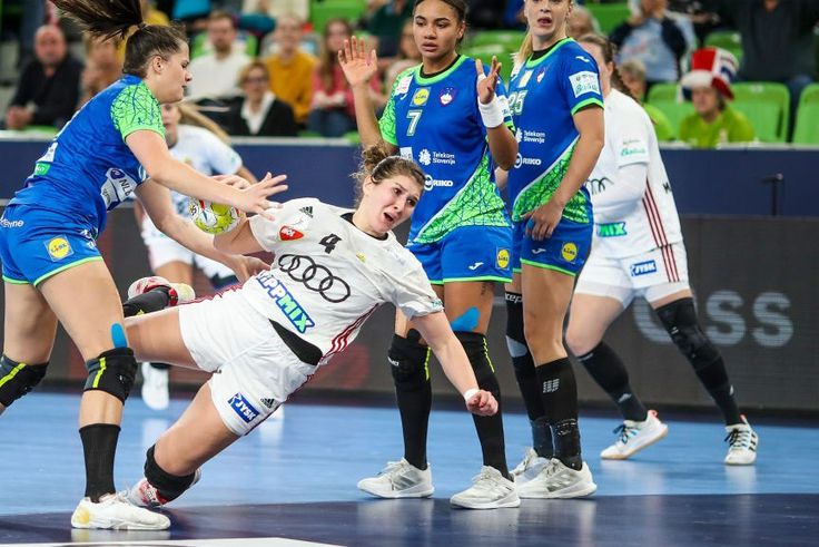 Visszalépés a kézilabda Eb társrendezésétől; Ronaldo eladta egyik Aranylabdáját – déli hírösszefoglaló