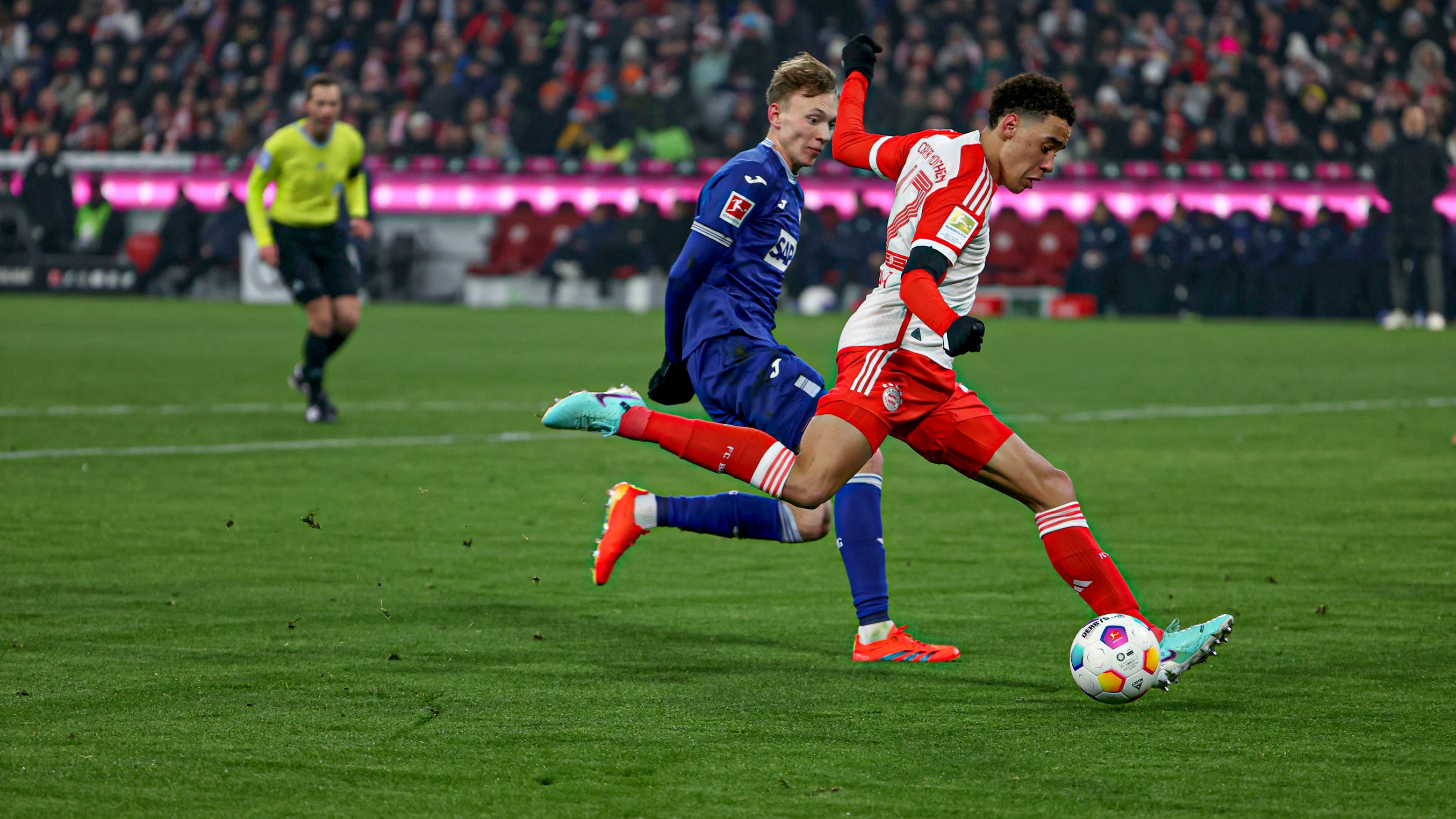 Jamal Musiala szerzett vezetést a Bayernnek a Hoffenheim ellen (fotó: Zsolnai Péter)