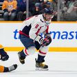 Le a kalappal! Ismét történelmet írt az NHL legendás játékosa
