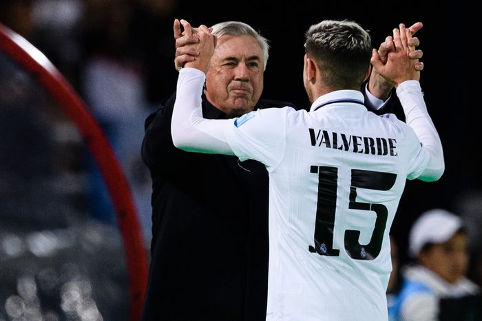 Carlo Ancelotti és Federico Valverde az uruguayi első gólja után (Fotó: Getty Images)