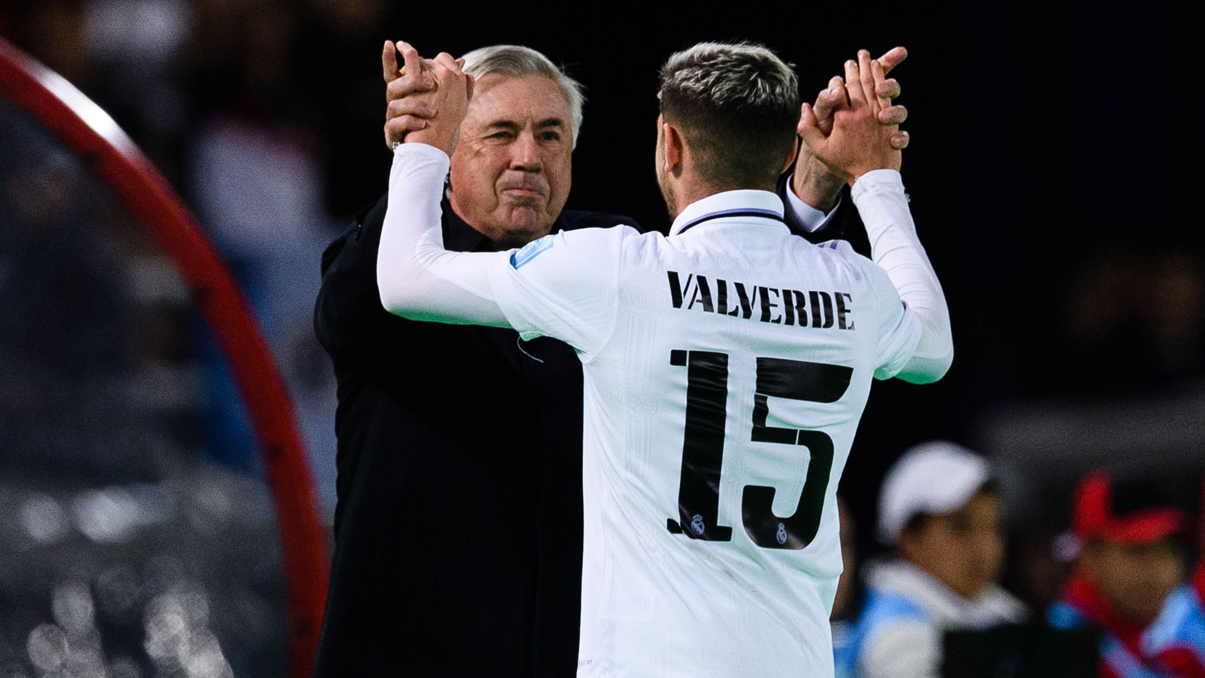 Carlo Ancelotti és Federico Valverde az uruguayi első gólja után (Fotó: Getty Images)