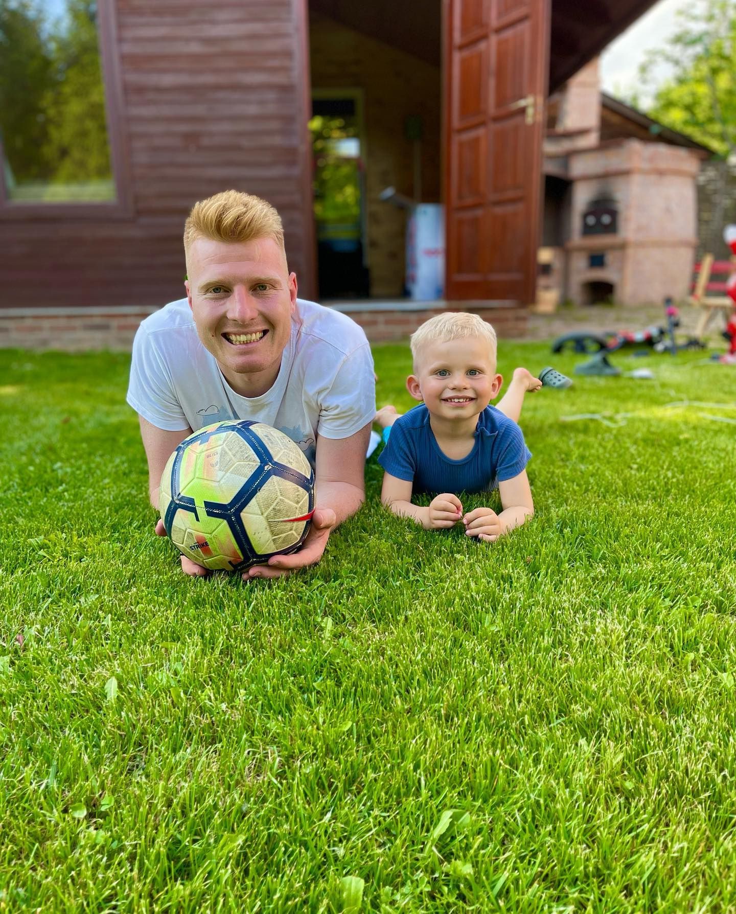 A középpályásnak sokat jelent, ha a három és fél éves
fia, Noel a stadionban szurkol neki, de otthon is központi szerepet játszik a futball /Fotó: Instagram