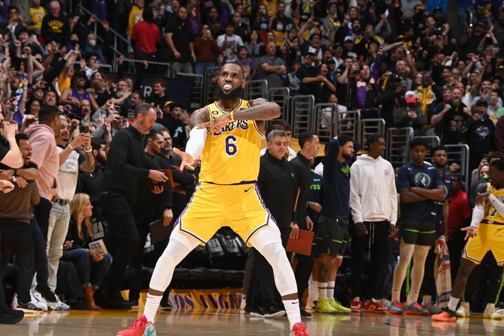 Az Atlanta Hawks és a Lakers jutott be a rájátszásba