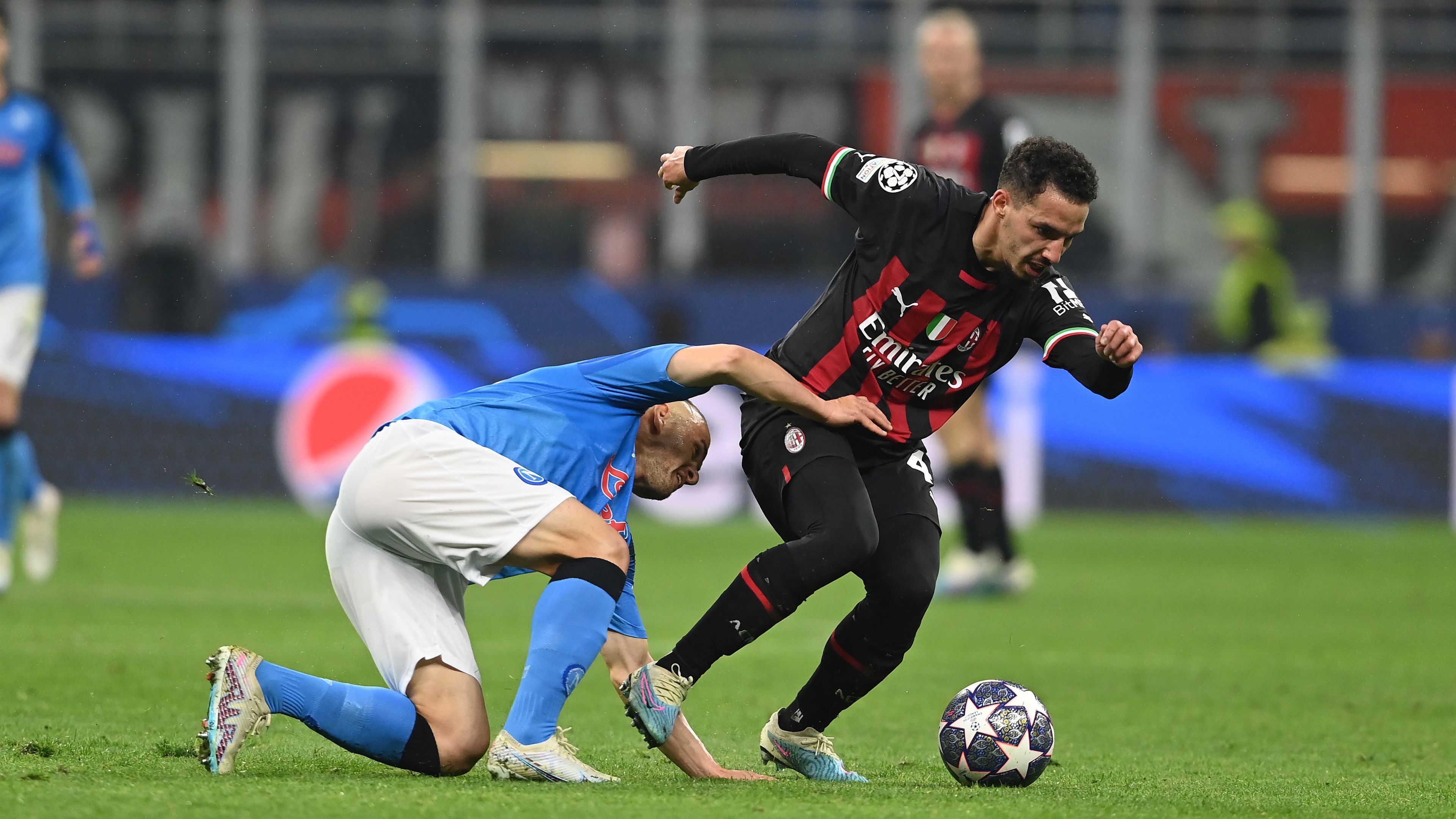 A Milan Bennaszer góljának köszönhetően előnyből várhatja a Napoli elleni jövő heti BL-visszavágót.