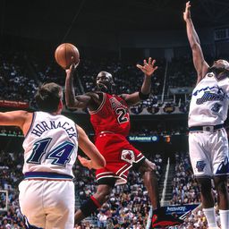 Több mint 700 millió forintért kelt el Michael Jordan cipője