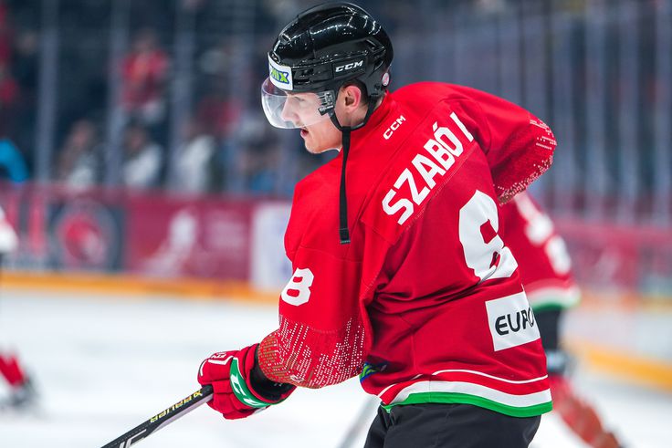 Szabó Bence egy évvel hosszabbított