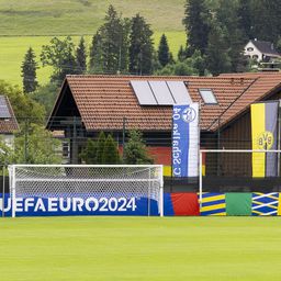 Ez meg hogy?! A bevont Dortmund- és Schalke-zászló története