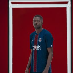 Bemutatta új mezét a BL-győztes PSG